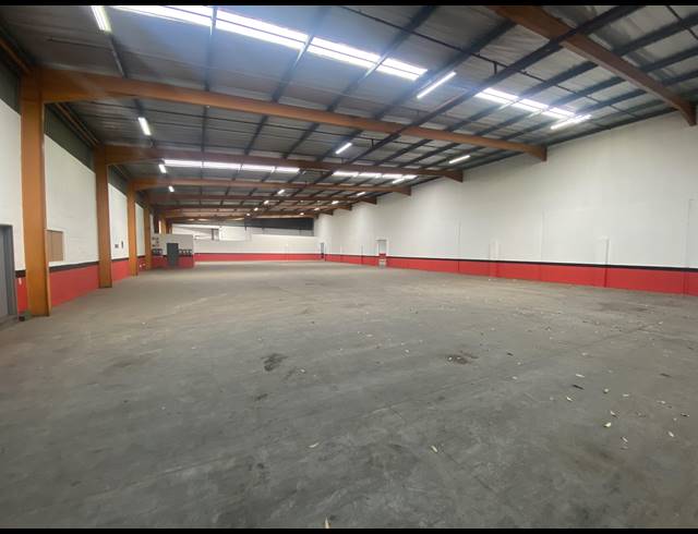 3,600M² WAREHOUSE TO LET IN WESTMEAD